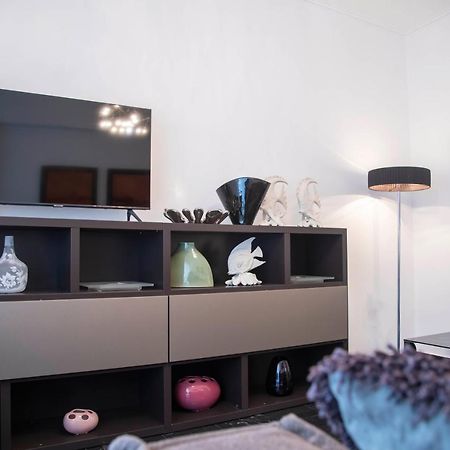 Konstantinos Stylish Brand New Apt In The Heart Of Athen Exterior foto