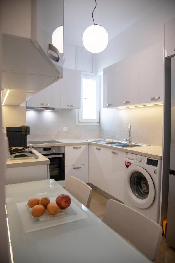 Konstantinos Stylish Brand New Apt In The Heart Of Athen Exterior foto