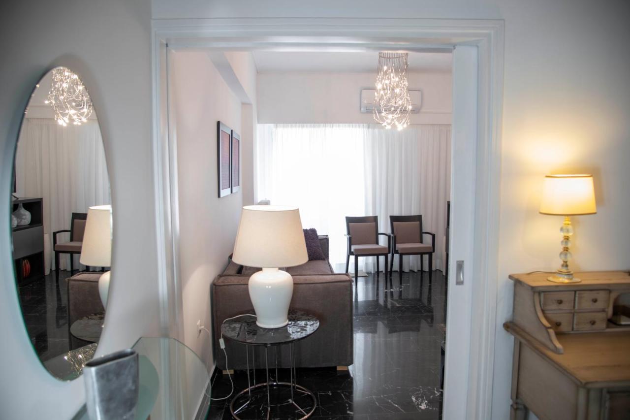 Konstantinos Stylish Brand New Apt In The Heart Of Athen Exterior foto